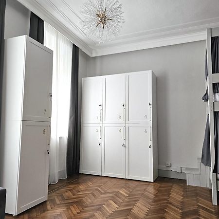 The Host Hostel Парма Екстериор снимка