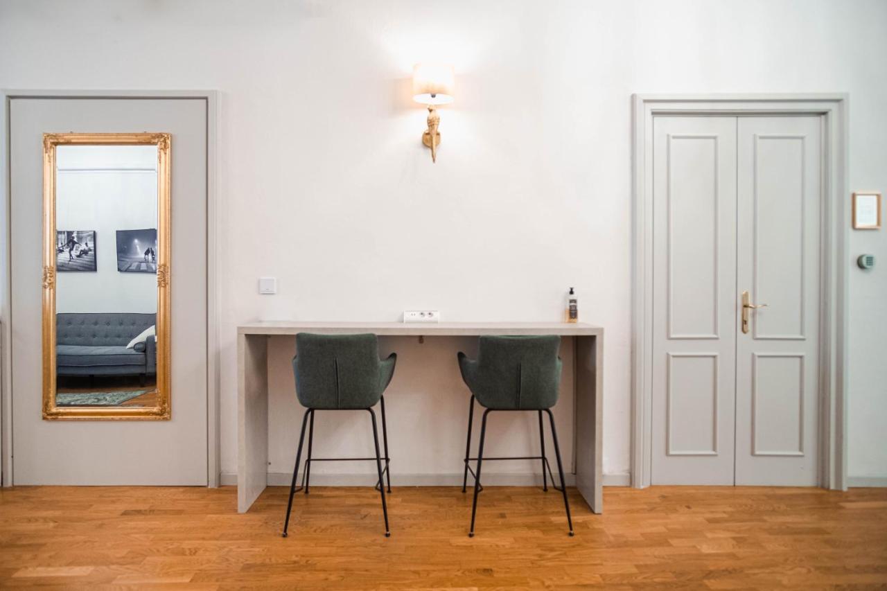 The Host Hostel Парма Екстериор снимка