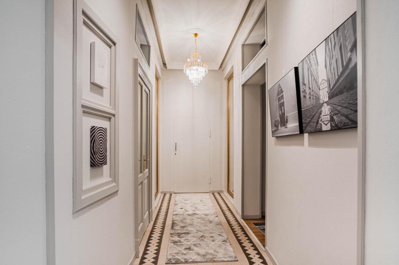 The Host Hostel Парма Екстериор снимка