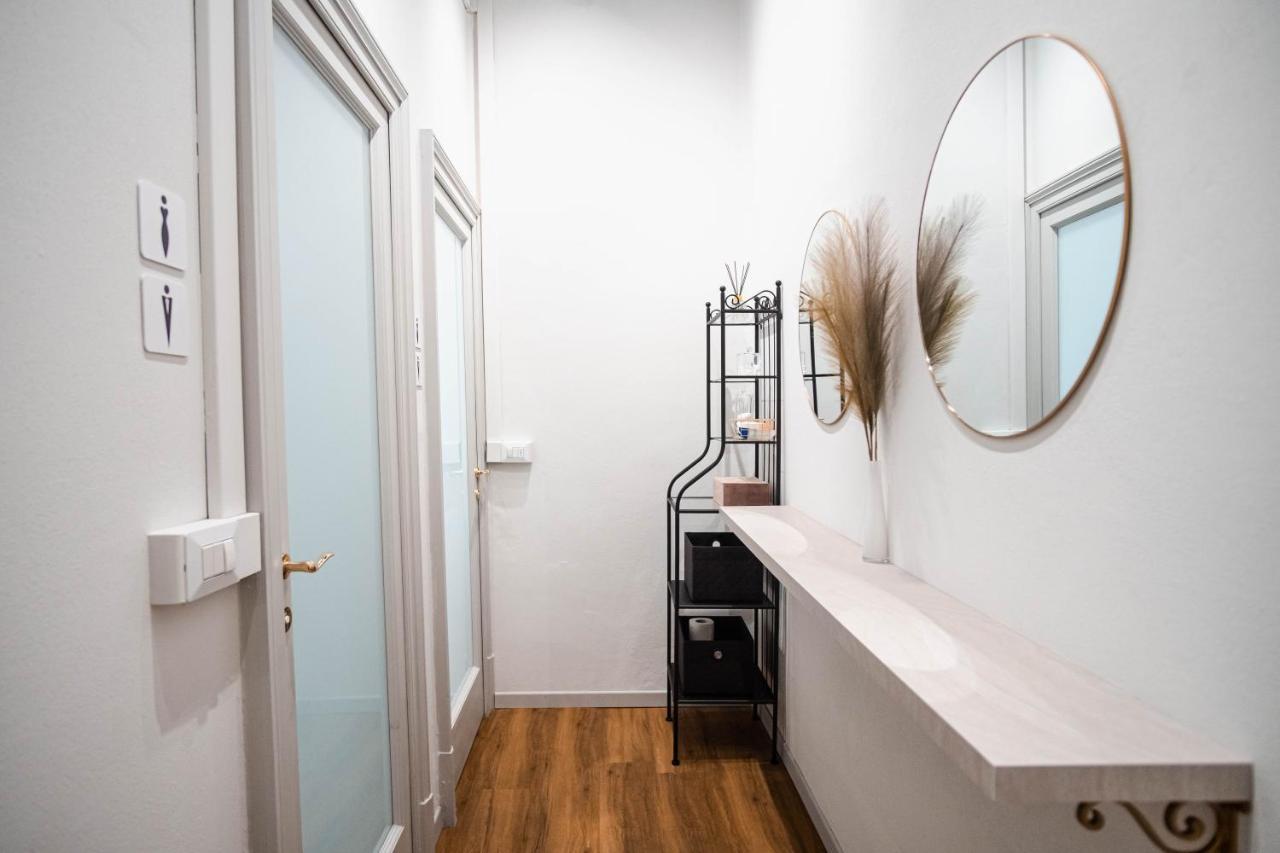 The Host Hostel Парма Екстериор снимка