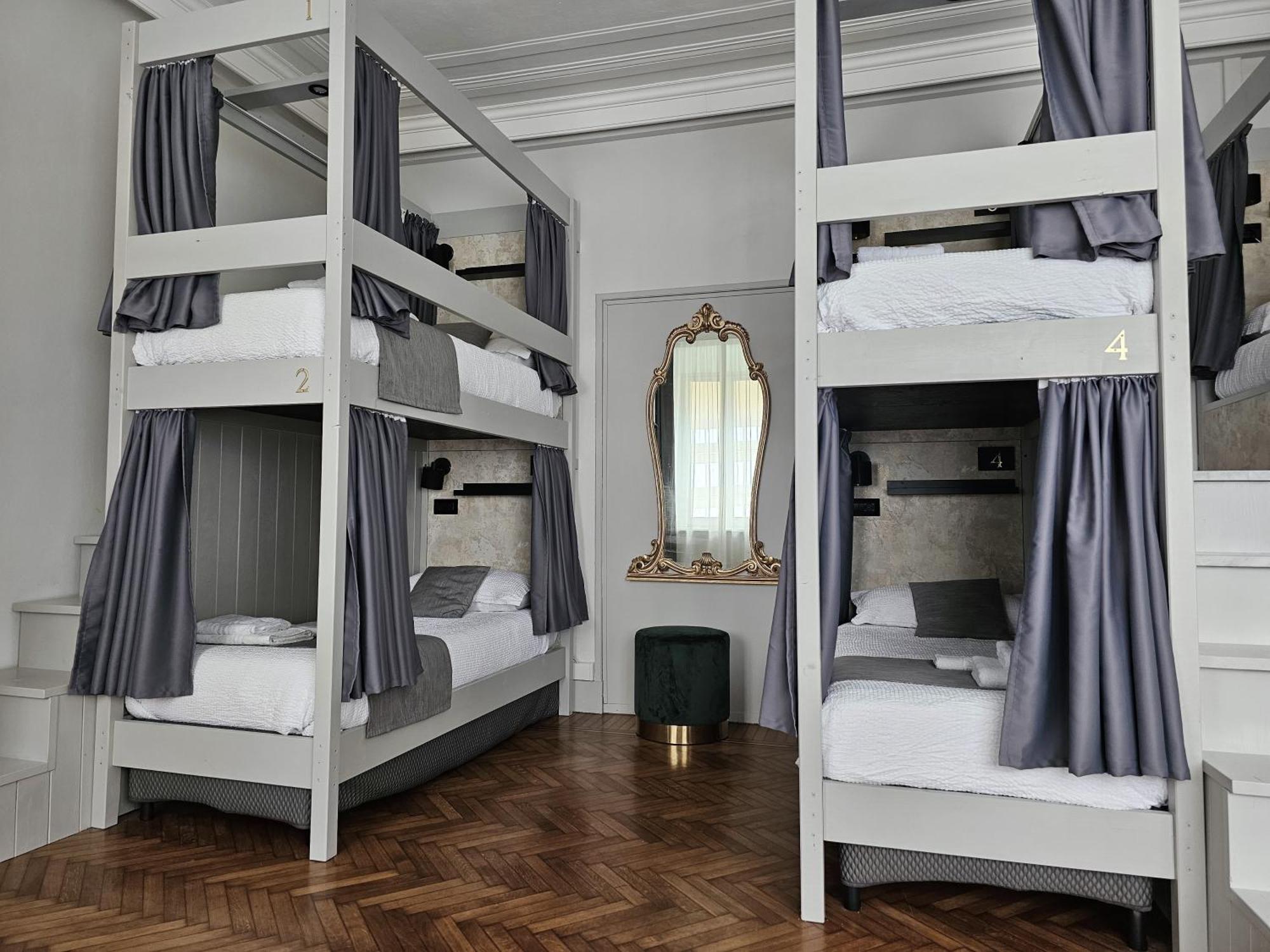 The Host Hostel Парма Екстериор снимка